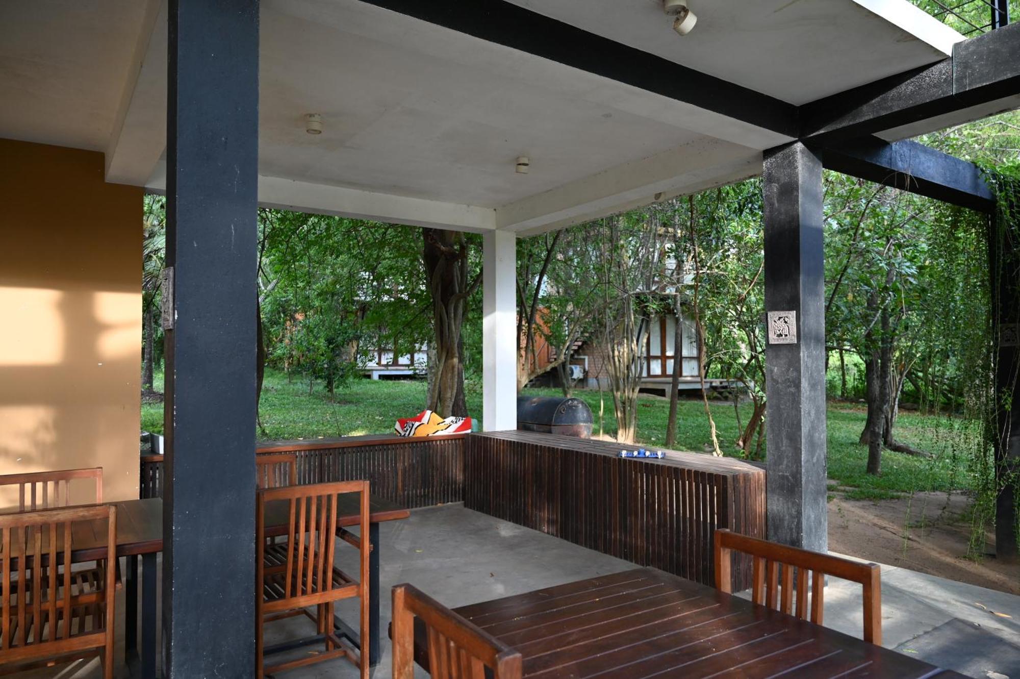 Breezy Lake Tissamaharama Exterior photo