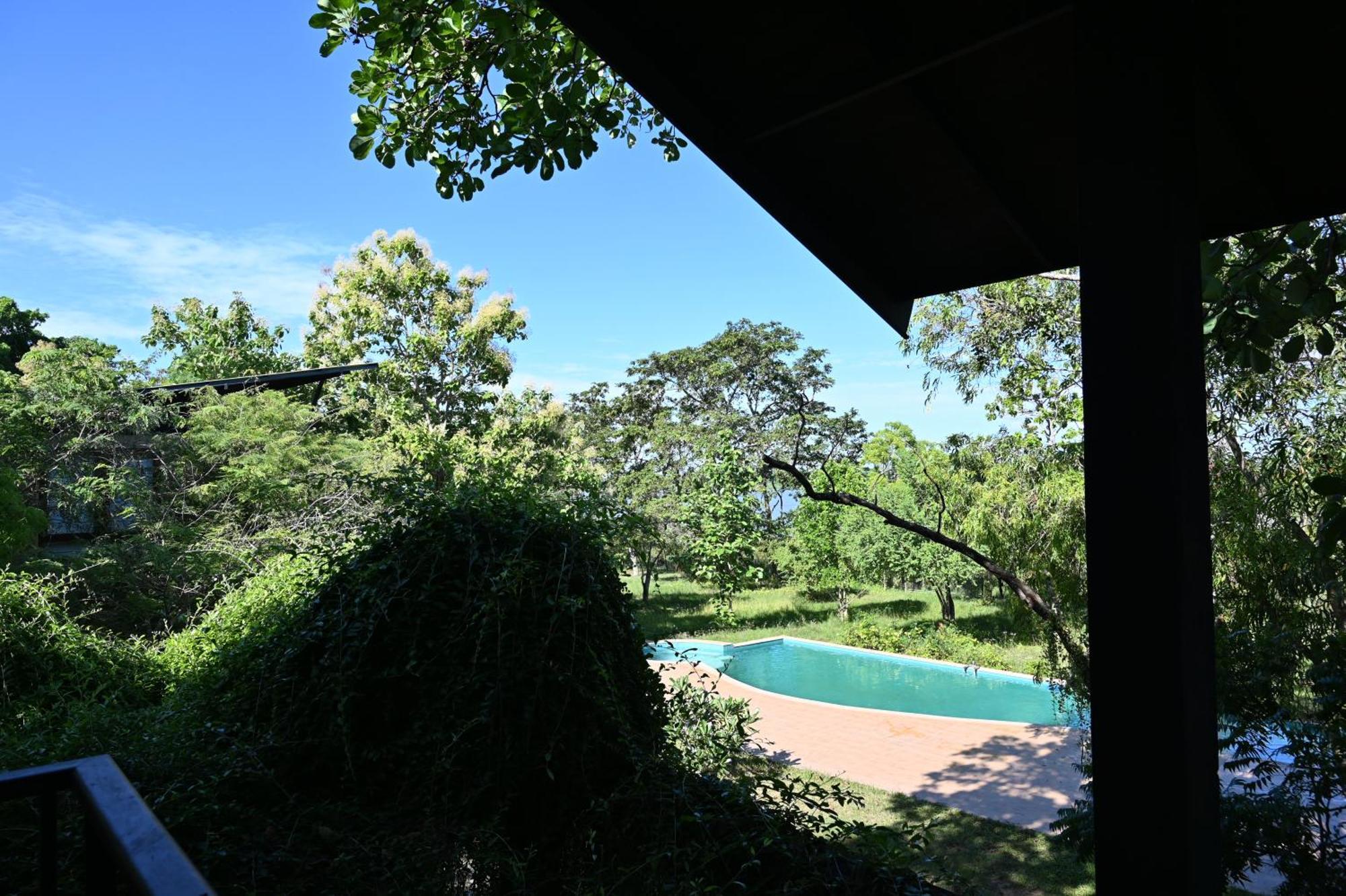 Breezy Lake Tissamaharama Exterior photo
